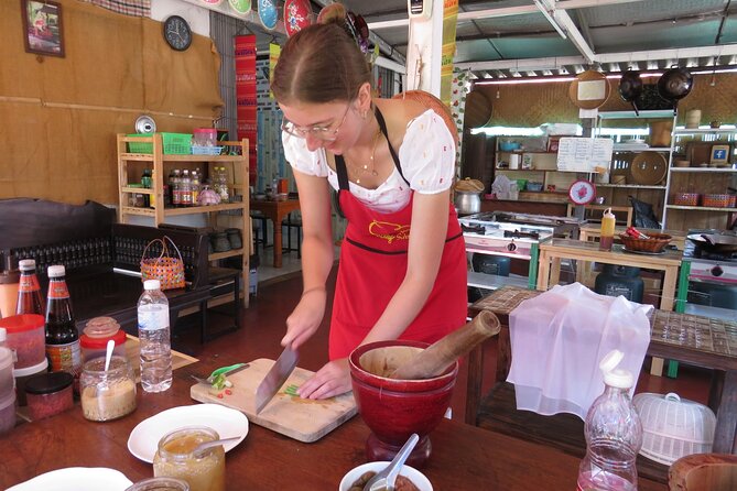 Half-Day Thai Cooking Class and Market Tour From Chiang Mai - The Market Tour That Makes Thai Cooking Click