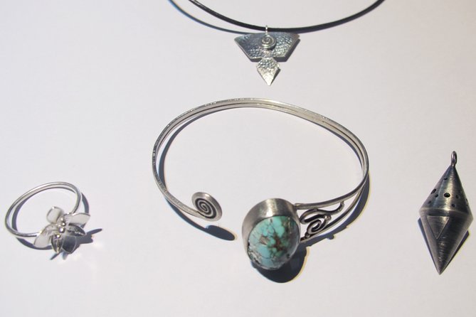 Jewellery Making Class with Silversmithing in Chiang Mai - Where you meet in Chiang Mai (and why it matters)