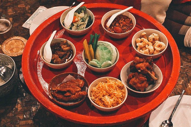 Khantoke Dinner Experience & Cultural Dance Show with Transfers - Comfort and who should book: back issues, kids, and group size