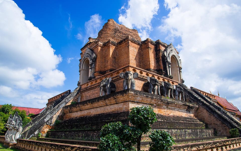 Lanna Heritage Walking Tour: A Journey Through History - Wat Chiang Man: Ancient Stone Carvings and the City’s Oldest Roots