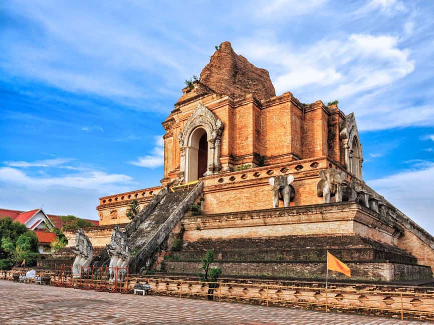 Long Neck Village, Silver Temple & Chiang Mai Top Sites - Wat Sri Suphan (Silver Temple): Handcrafted Silverwork and Practical Limits