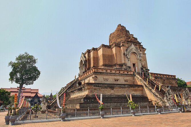 Mastering Chiang Mai Temples in Halfday - Visit 7 Temples - Wat Phra Singh: Chiang Mai’s Sacred Buddha and the Songkran Story