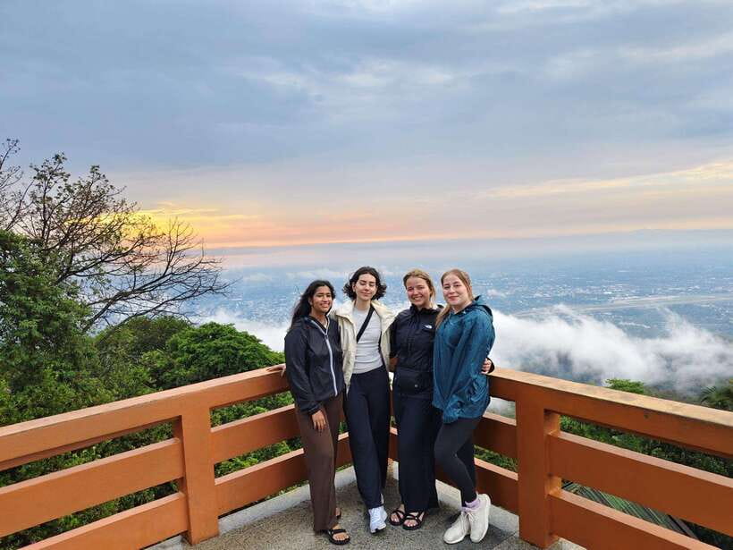 Monk trails hike, Wat Phalat, Monk chanting, Wat Doi Suthep. - Meditation and monks chanting: the quiet skills you actually practice