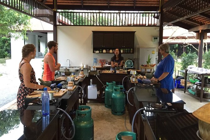 Morning Cooking Class in Traditional Pavilion with Beautiful Garden - Chiang Mai - Choosing your dishes: soup, stir-fry, curry, plus mango sticky rice