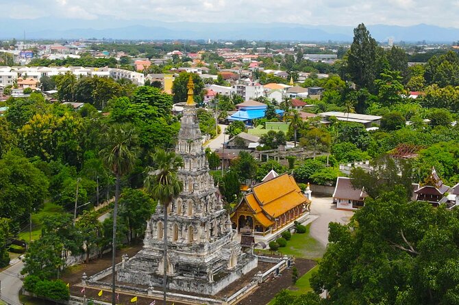 No.1 Chiang Mai: 4-Hour ancient city "Wiang Kum Kam" Cycling Tour - Bikes, helmets, gloves, and a pro-shop setup that actually helps