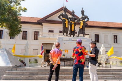 Old Town History and Culture Walking Tour at Chiang Mai - Wat Phra Singh (1346): Lanna architecture and Dragon-year meaning