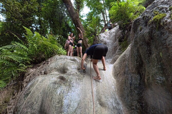 Old Town History and Culture Walking Tour at Chiang Mai - Guide quality matters: who can make or break this tour