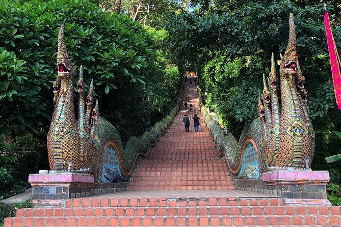 One Day Tour Doi Suthep Temple, Palad Temple, Orchid Farm, Longneck hill tribe village (Private tour) - Karen Long Neck Village: learn, observe, and set respectful expectations