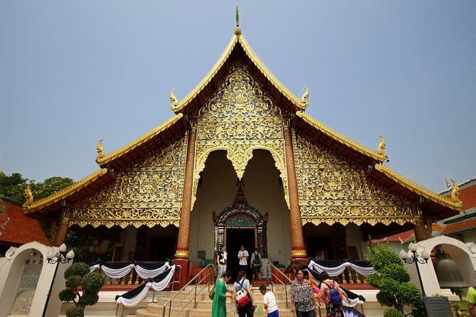 Private Doi Suthep Temple Handicraft Center and Sticky Waterfall - San Kamphaeng Handicraft Highway: shopping with a purpose