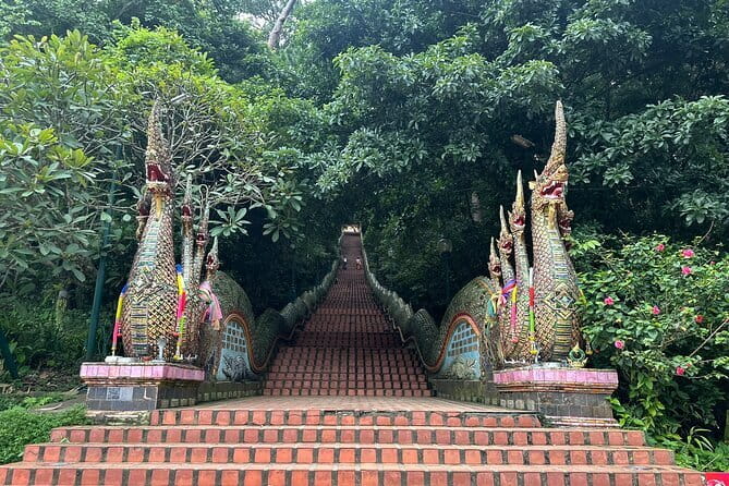 Private Doi Suthep Temple Handicraft Center and Sticky Waterfall - Khruba Siwichai monument: starting with Lanna roots