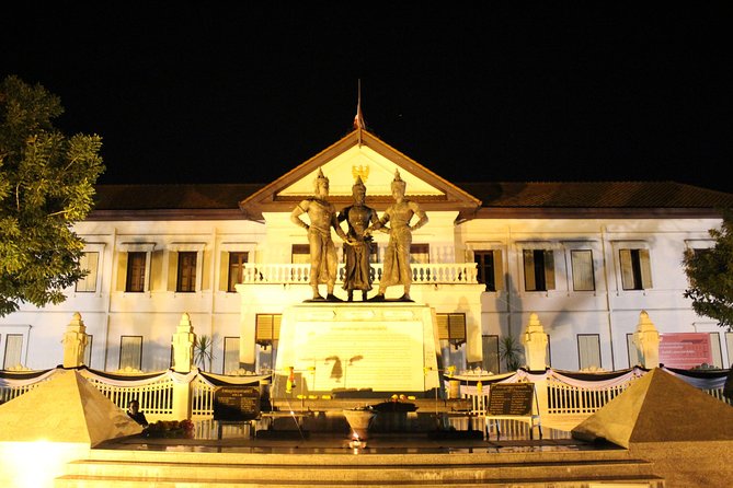 Private Evening! Crisscross Chiang Mai's Night by the classic Tuk Tuk - Stop 3: Three Kings Monument for quick city context