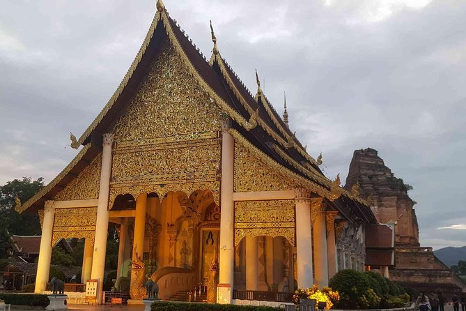 Private Program Discovery Chiang Mai - Half/Full day / Night tour - Wat Phra Singh: a working monastery, not just a photo stop