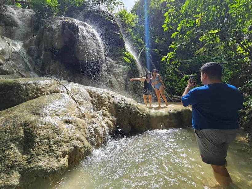 Private : Sticky Waterfall & Secret Temple & Karen Village. - Karen long-neck village: more than a photo stop