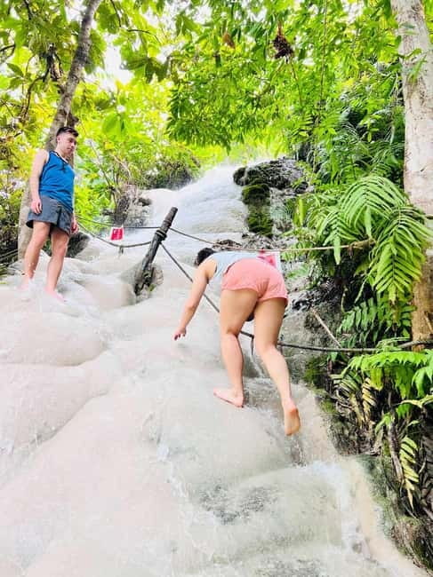 Private : Sticky Waterfall & Secret Temple & Karen Village. - Guides and photography: why the human touch matters