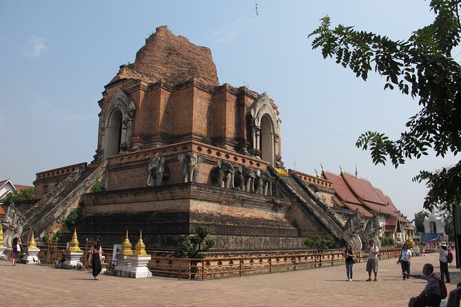 Private Tour: Chiang Mai City Tour Full Day - Wat Phra That Doi Suthep: the landmark viewpoint day