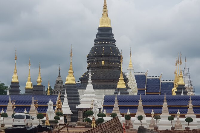 Private tour] Perfect day! Sticky waterfall + ChiangDao Cave + Wat BandenTemple - Guide and Driver: The Difference Between a Good Day and a Great One