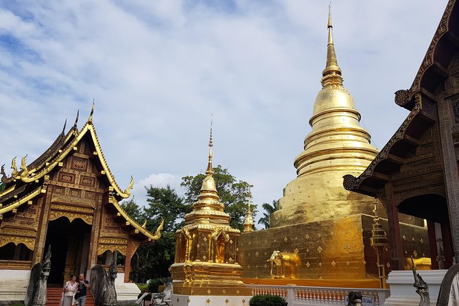 Private Tour: Sightseeing City walking Tour - Wat Phra Singh: spotting the Pra Buddha Sihing and the meaning behind it
