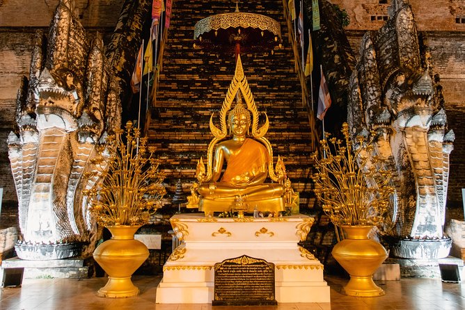 Sunlight or Moonlight: Chiang Mai City Tuk Tuk Tour - When to go: 8 AM or 3 PM for night lighting