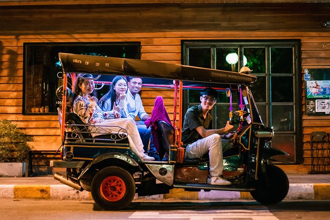 Sunlight or Moonlight: Chiang Mai City Tuk Tuk Tour - Clothing and tempo: the two things that affect comfort
