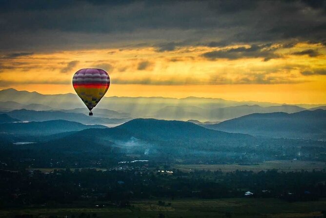 Sunrise Hot Air Balloon Adventure in Chiang Mai - Inside the basket: what the 45-minute flight up to 2,000 meters is really like