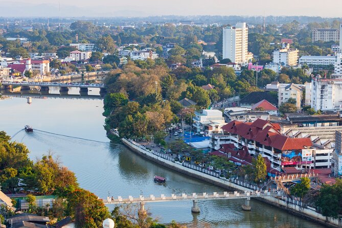 Taste of Chiang Mai: Michelin Guide Street Food Small Group 2Hr - Group size and comfort: max 10 changes the vibe