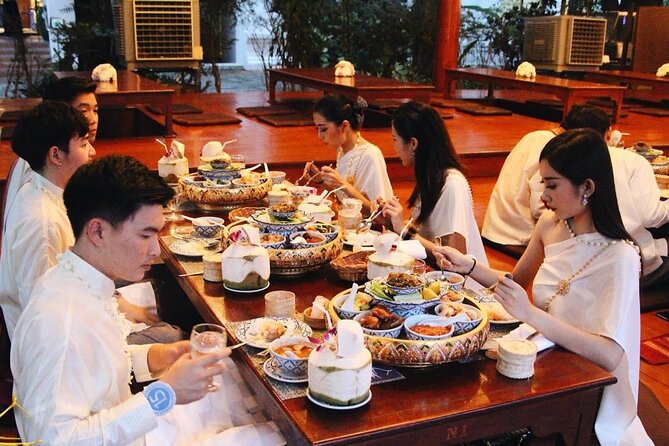 Traditional Khantoke Dinner & Cultural Show Tour in Chiang Mai - Key things to know before you go