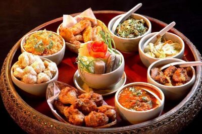 Traditional Khantoke Dinner & Cultural Show Tour in Chiang Mai - The cultural show: dance and music that’s been passed down for generations