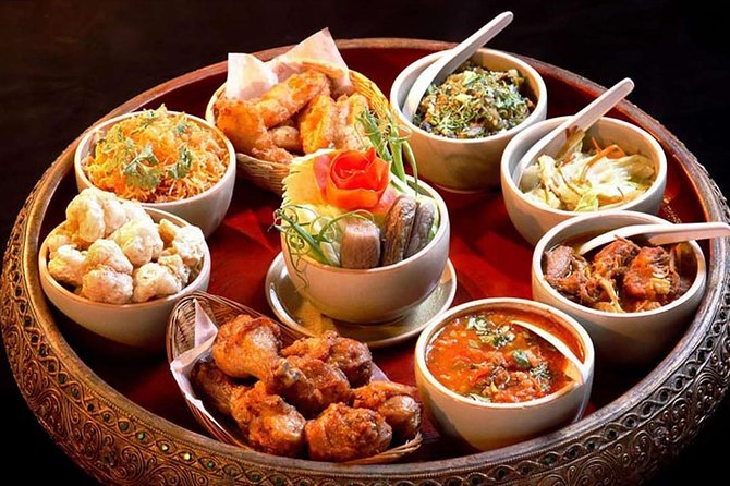 Traditional Khantoke Dinner & Cultural Show Tour in Chiang Mai - The cultural show: dance and music that’s been passed down for generations