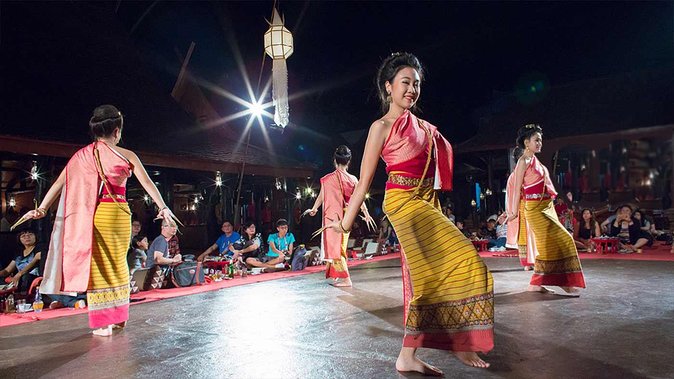 Traditional Khum Khantoke Dinner & Dance Show at Chiang Mai with Return Transfer - What You’ll Eat: Northern Thai Dishes at the Khantoke Table