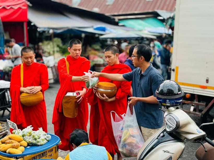 Walk With Monks Collecting Alms(meeting point maybe change) - Wat Chai Sri Phum meeting point and what to do when you arrive