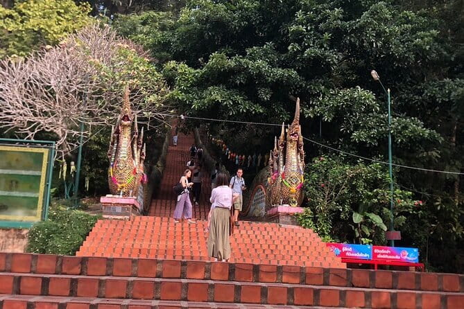 Wat Doi Suthep And Wat Pha Lat Evening Tour - Meeting Point and The Simple Pickup Plan