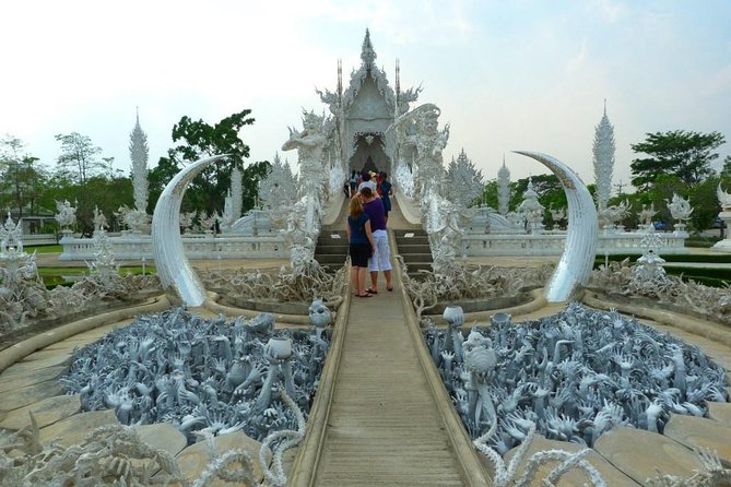 White Temple, Black House Museum and Hot Spring Tour from Chiang Mai (SHA Plus) - From Chiang Mai at 7:00am: How the Day Gets Rolling